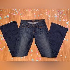 Lucky Brand Charlie Flare. Size 0/25. 33” inseam.